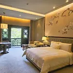 Royal Garden Hotel Shanghai-Free Shuttle To And From Disney & Pvg & Close Metro Line2 Easy To Sha New Expo