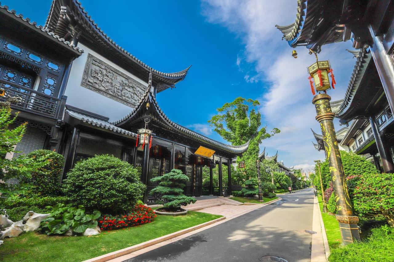 Royal Garden Shanghai-free Shuttle To And From & Pvg & Close Metro Line2 Easy To Sha New Expo 5*