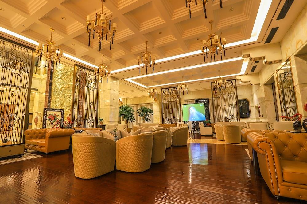 Royal Garden Shanghai-free Shuttle To And From & Pvg & Close Metro Line2 Easy To Sha New Expo Hotel 5*