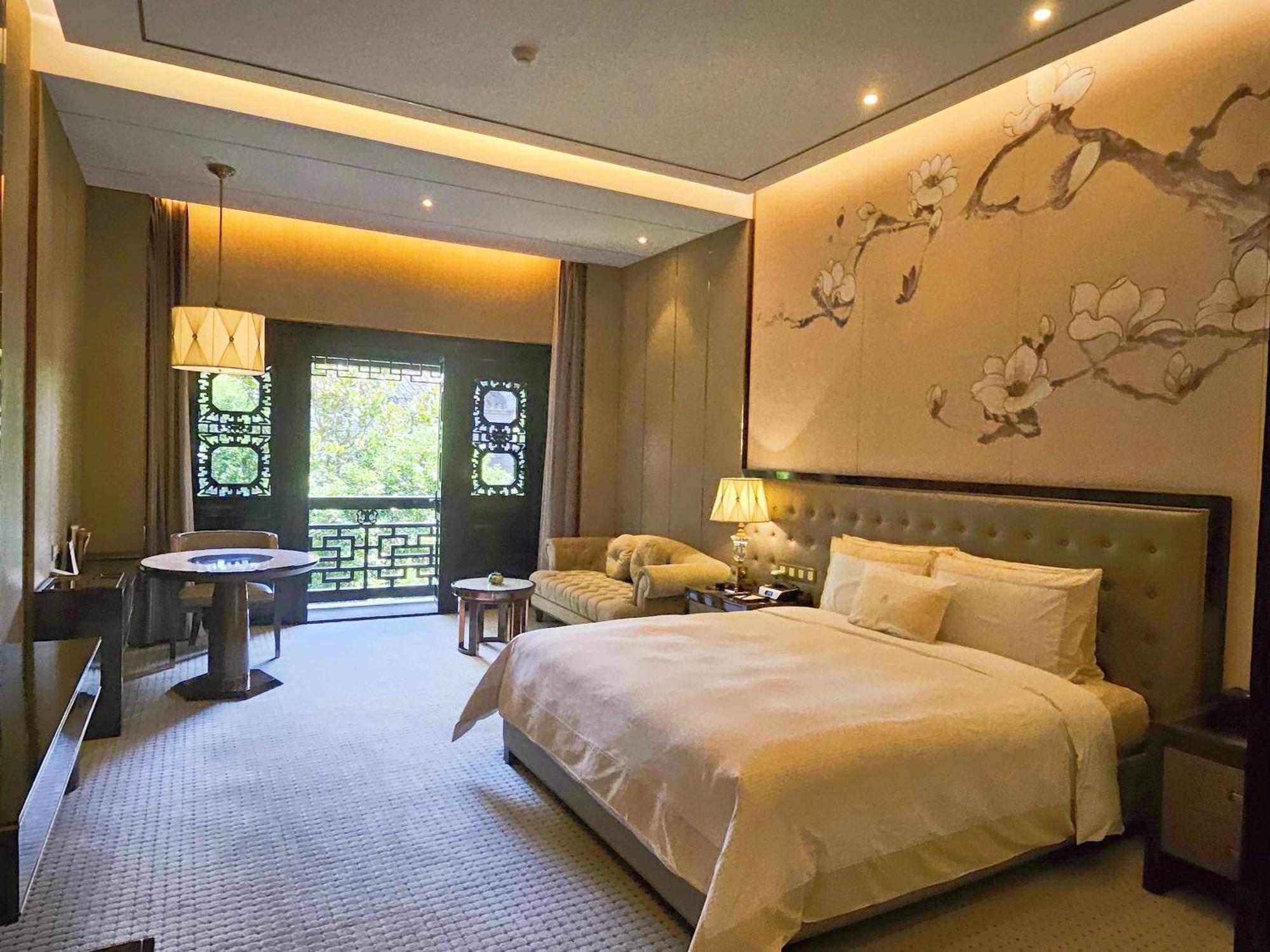 Hotel Royal Garden Shanghai-free Shuttle To And From & Pvg & Close Metro Line2 Easy To Sha New Expo