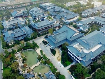 Hotel Royal Garden Shanghai-free Shuttle To And From & Pvg & Close Metro Line2 Easy To Sha New Expo 5*